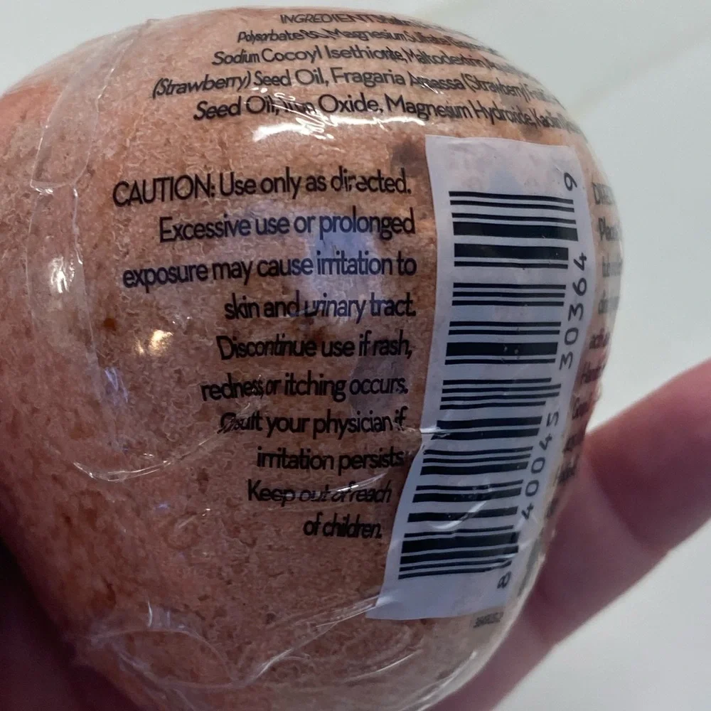 Pacha Soap Company Strawberry Froth Bomb Bath Set of 5 NEW - Picture 3 of 7